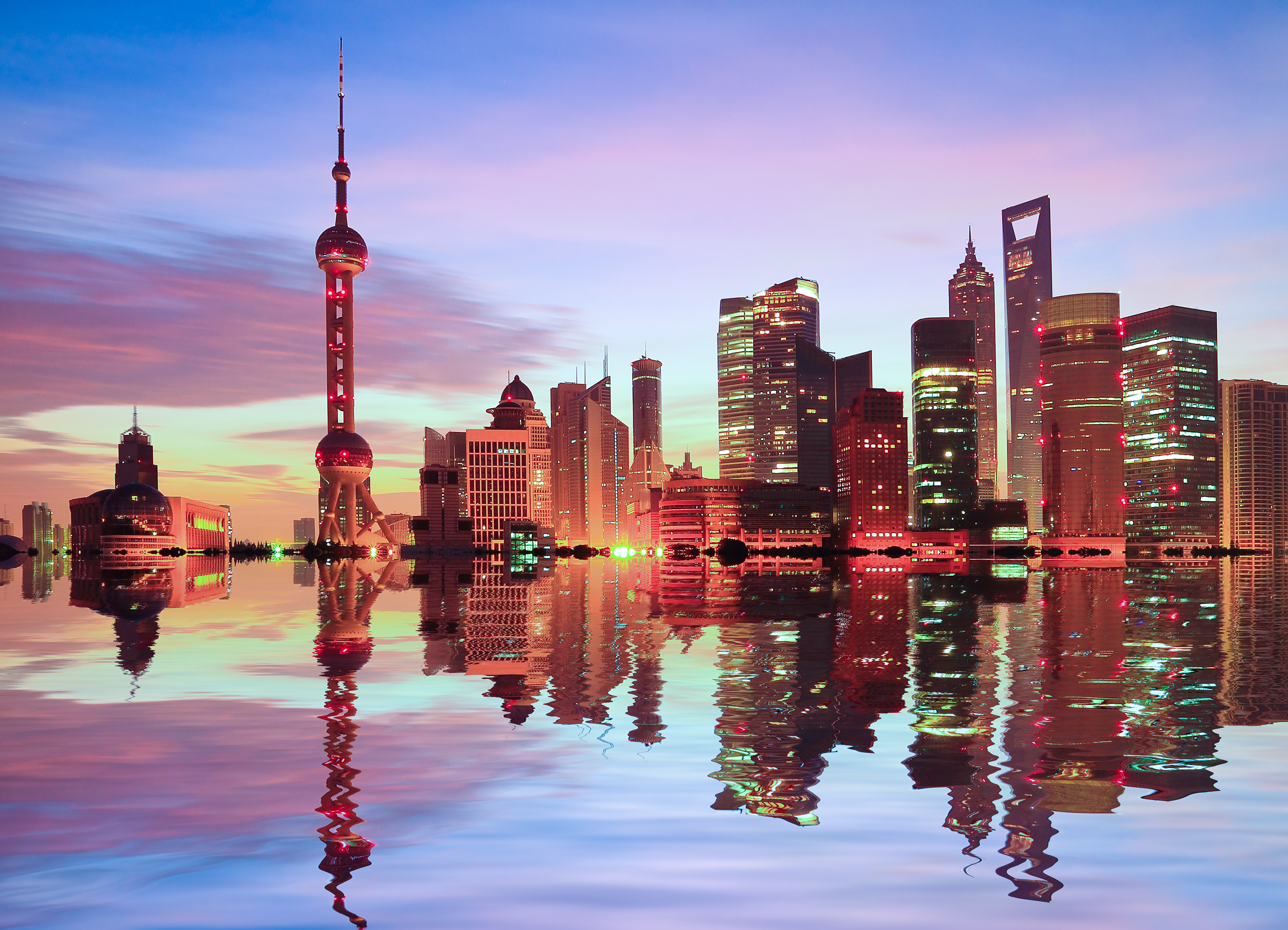 Shanghai bund skyline (© Can Stock Photo / ArtImages)
