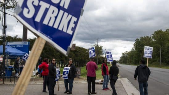 GM has tentative deal with UAW, though strike may continue