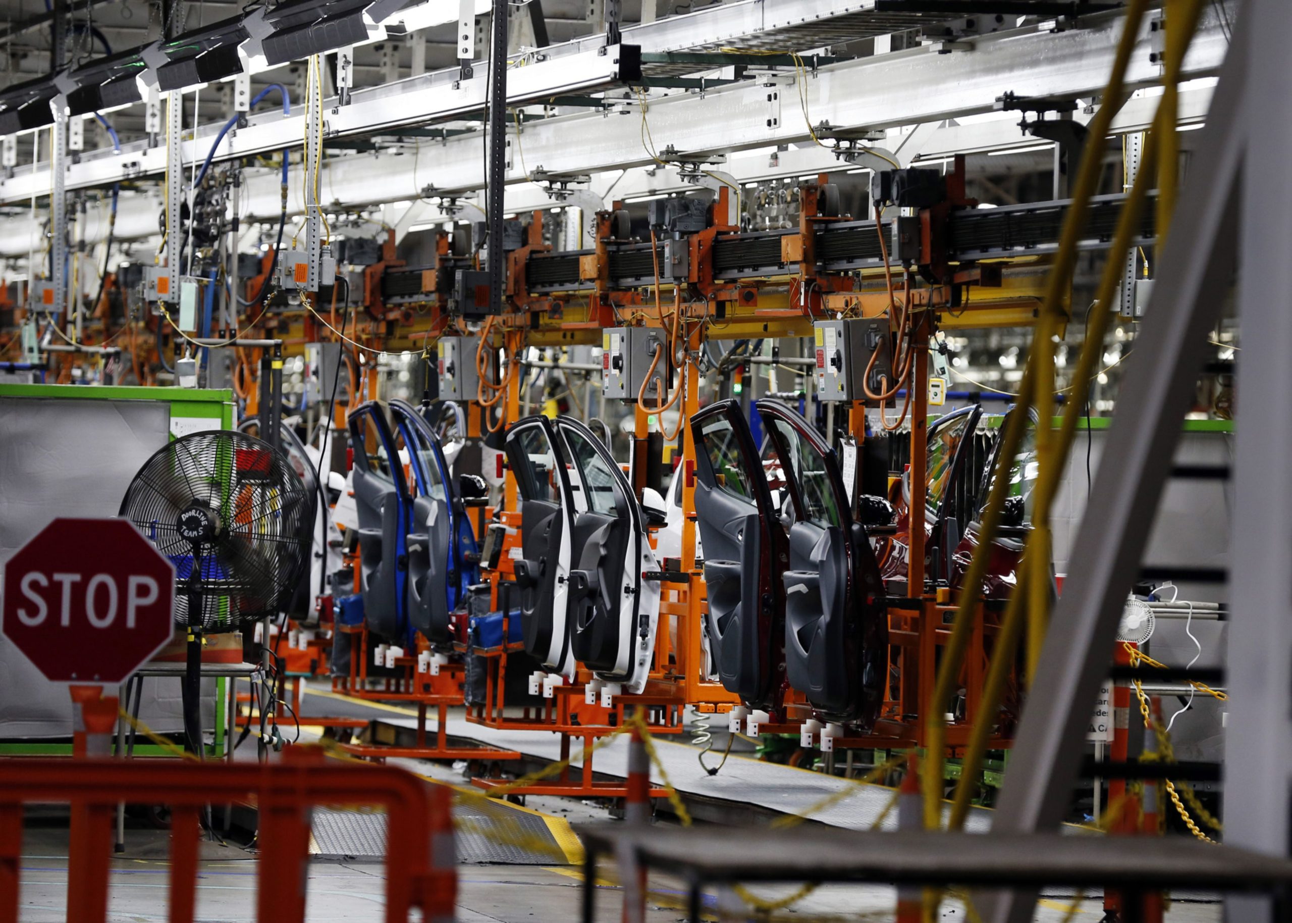 Vehicles move along the production line at the General Motors Co. Orion Assembly Plant in Orion Township, Michigan, U.S., on Tuesday, June 13, 2017. Photographer: Jeff Kowalsky/Bloomberg
