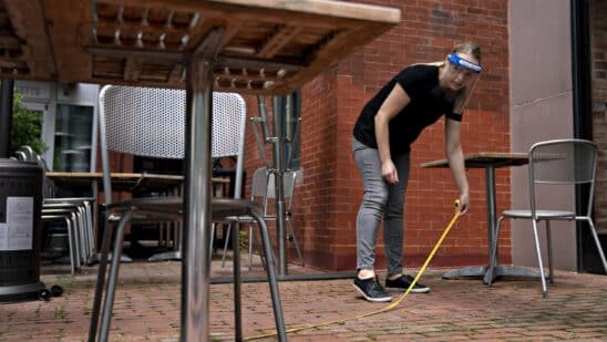 Americans on jobless benefits post first drop of pandemic