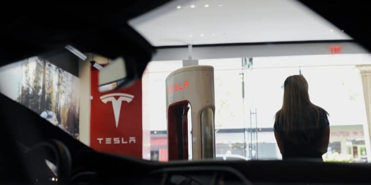 Tesla’s diversity report shows a white, male leadership