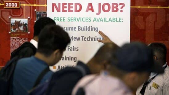 US jobless claims fall to lowest level since end of November