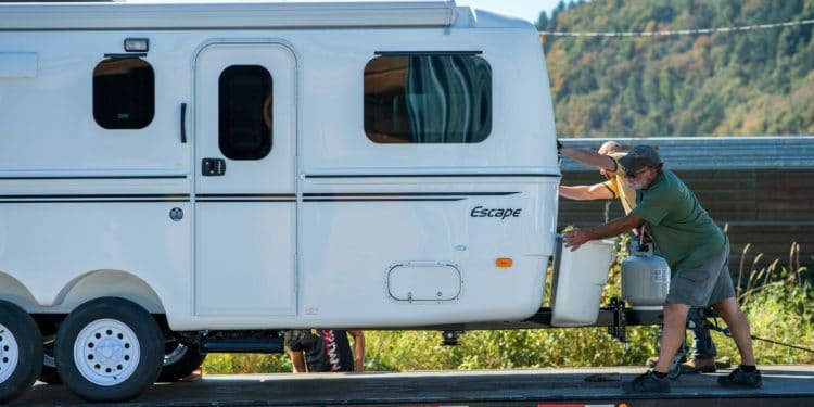 RV values rise for seventh straight month as shipments increase