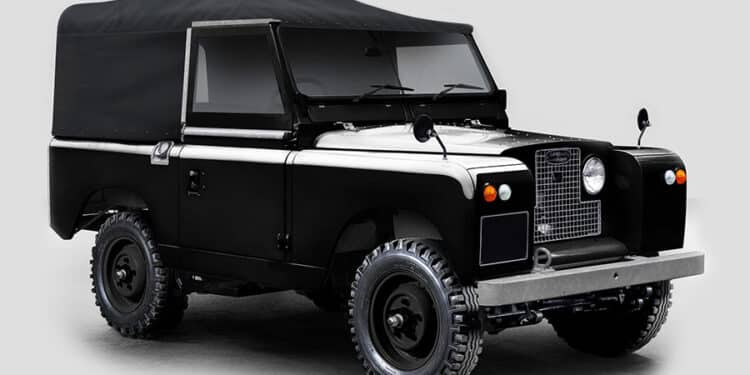 Everrati converts Land Rover Series IIA into 150-hp EVs