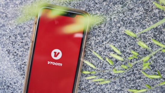 vroom app on mobile phone