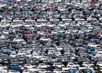 Hyundai Motor Co. vehicles bound for shipment parked at the company's Ulsan plant lot in Ulsan, South Korea, on Thursday, Jan. 20, 2022. The last time Hyundai Motor sold a car in Japan was in 2009, when it pulled out after years of dismal sales. Now, South Koreas top automaker is back, but with a twist: its only going to sell electric vehicles, and only online. Photographer: SeongJoon Cho/Bloomberg