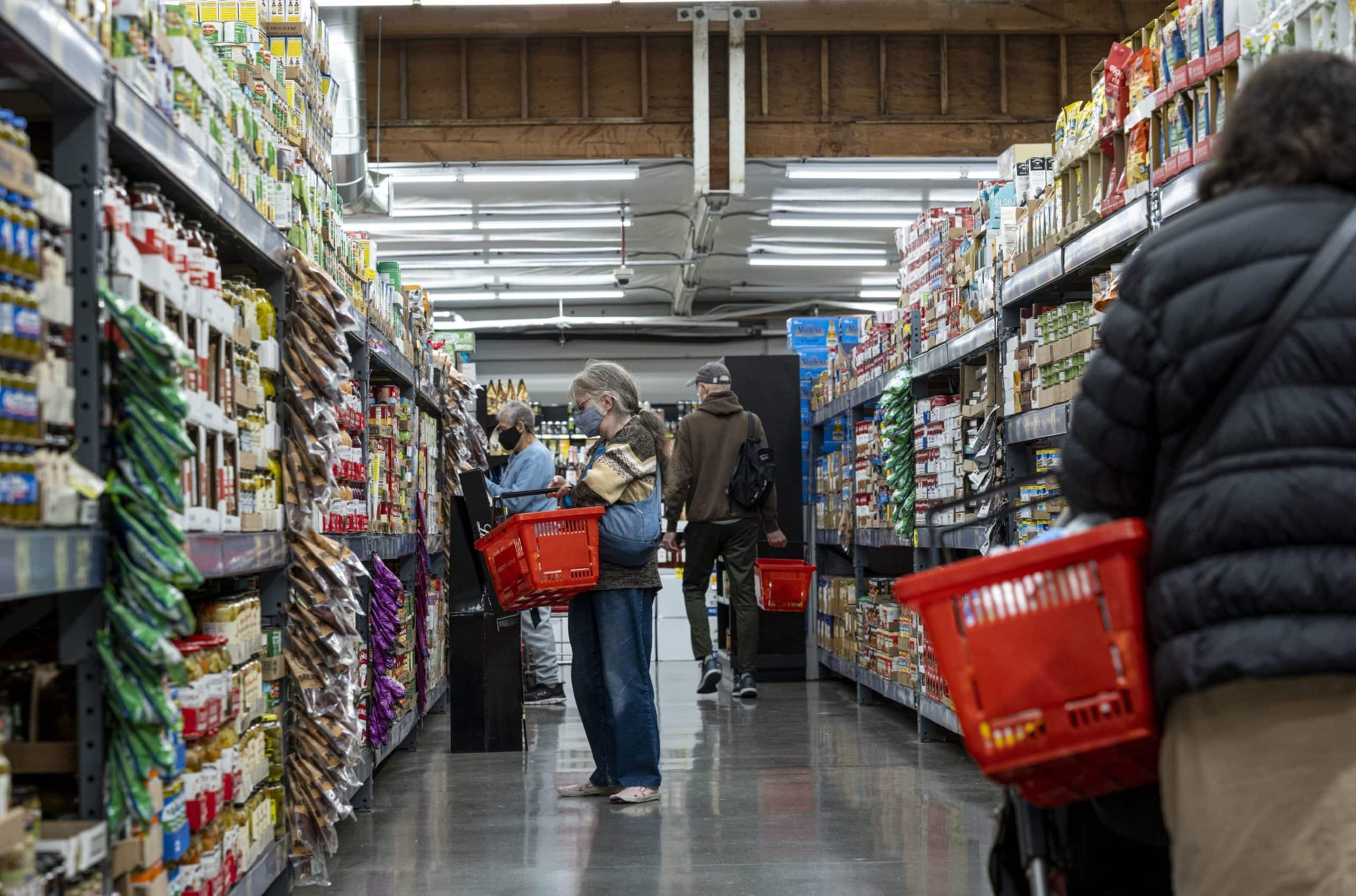 Fed-favored inflation gauge rises by less than forecast, spending ...