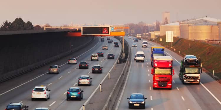 Sept. used-vehicle values dip YoY for first time since 2020