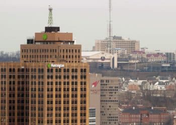 The Huntington National Bank Tower stands in downtown Pittsburgh, Pennsylvania, U.S., on Thursday, April 2, 2015. Pittsburgh last month announced the creation of the Envision Downtown Advisory Committee, a group of 24 civic and community leaders tasked with improving mobility, accessibility, and livability in the downtown area.