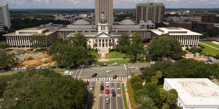 Florida AG investigates hidden lease-buyout fees