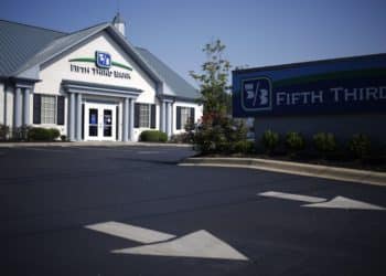 A Fifth Third Bancorp branch stands in Louisville, Kentucky, U.S., on Wednesday, July 10, 2019. Fifth Third Bancorp is scheduled to release earnings figures on July 23. Photographer: Luke Sharrett/Bloomberg