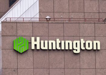 Huntington Auto originations tumble 33% YoY