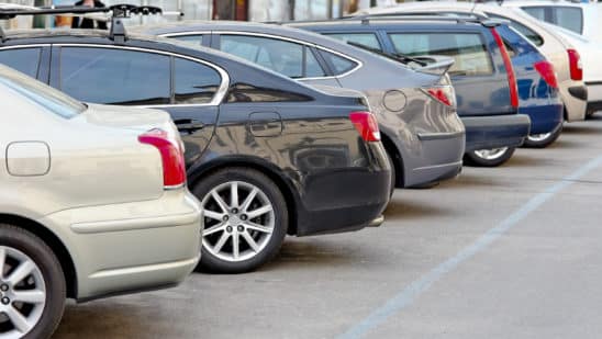 Banks continue auto lending cut back in Q4