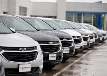 Pre-owned General Motors Co. Chevrolet vehicles on a lot at the Green Chevrolet dealership in East Moline, Illinois, U.S., on Monday, May 3, 2021. General Motors Co. is scheduled to release earnings figures on May 5. Photographer: Daniel Acker/Bloomberg