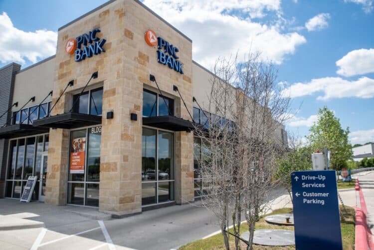 A PNC Bank branch in Austin, Texas, US, on Tuesday, April 11, 2022. PNC Financial Services Group is scheduled to release earnings figures on April 14. Photographer: Sergio Flores/Bloomberg