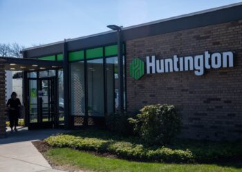 A Huntington Bank branch in Troy, Michigan, US, on Thursday, April 13, 2023. Huntington Bancshares Inc. is scheduled to release earnings figures on April 20. Photographer: Emily Elconin/Bloomberg