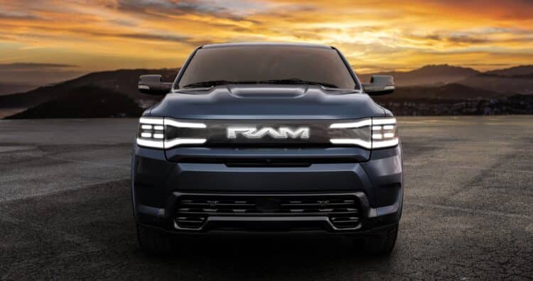 2025 Ram 1500 REV front