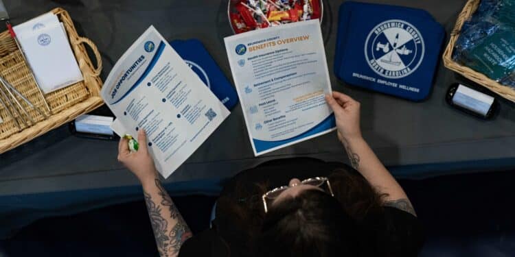 US jobless claims tumbled last week after fraud-inflated jump