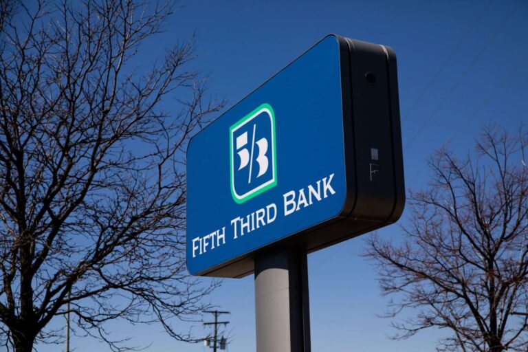 A Fifth Third Bank branch in Royal Oak, Michigan, US, on Thursday, April 13, 2023. Fifth Third Bancorp is scheduled to release earnings figures on April 20.