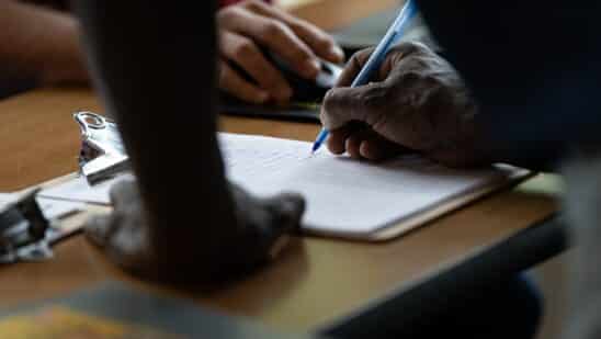US wage growth, lower unemployment underpin solid jobs market