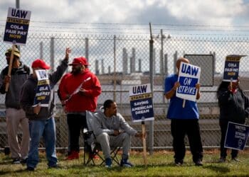 United Auto Workers (UAW) members on a picket line outside the Stellantis NV Toledo Assembly Complex in Toldeo, Ohio, US, on Monday, Sept. 18, 2023. The United Auto Workers began a strike Friday against all three of the legacy Detroit carmakers, an unprecedented move that could launch a costly and protracted showdown over wages and job security.