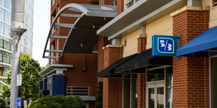A Fifth Third Bank branch in downtown Nashville, Tennessee, US, on Tuesday, June 13, 2023. Fifth Third Bancorp is scheduled to release earnings figures on July 20.