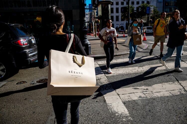 Shoppers in San Francisco. Photographer: David Paul Morris/Bloomberg