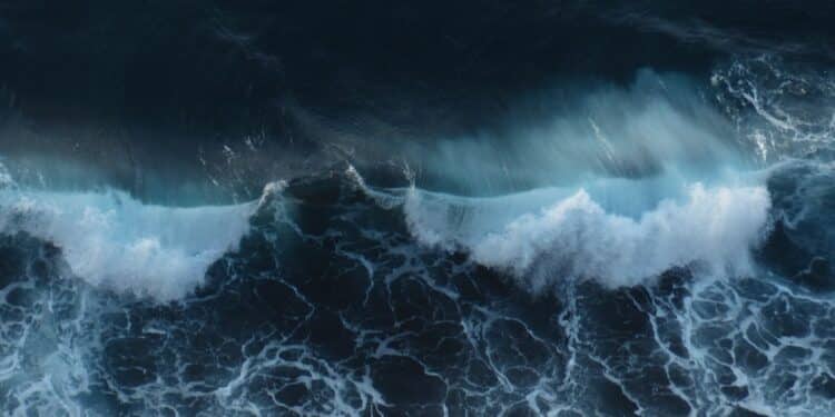 dark ocean waves cresting