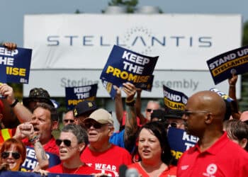 UAW moves toward Stellantis strike as tensions escalate