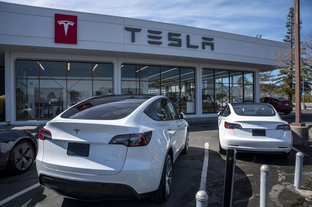 Vehicles at a Tesla store in Corte Madera, California. Photographer: David Paul Morris/Bloomberg