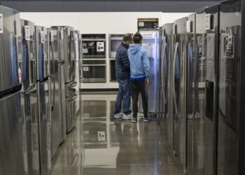 Shoppers browse appliances in Union City, California. Photographer: David Paul Morris/Bloomberg