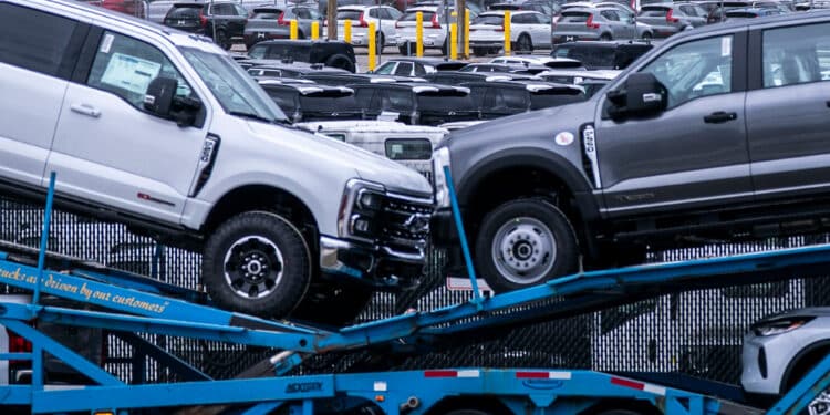 GM suspends guidance, freezes share buyback on Trump tariffs