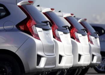Honda Motor Co. vehicles bound for shipment sit parked in a lot at a pier in Yokohama, Kanagawa Prefecture, Japan, on Thursday, Jan. 26, 2017.  Photographer: Kiyoshi Ota/Bloomberg