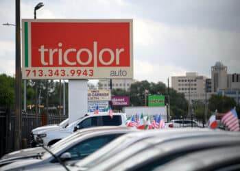 A Tricolor dealership in Houston. Photographer: Mark Felix/Bloomberg