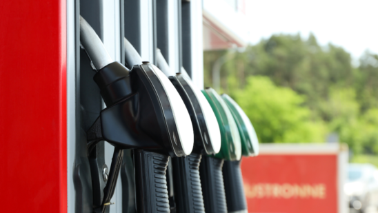 Automotive stocks plummet amid war, EV shifts (Big Wheels) 