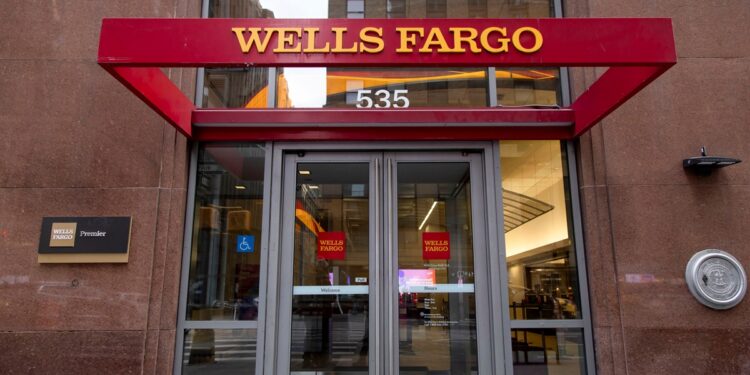 A Wells Fargo bank branch in New York, US, on Sunday, Jan. 12, 2025. Wells Fargo & Co. is scheduled to release earnings figures on January 15. Photographer: Michael Nagle/Bloomberg
