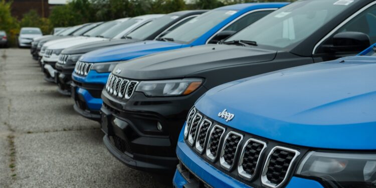 Jeep Compass SUVs at a dealership in Mississauga, Ontario, Canada, on Friday, Oct. 17, 2025. Canadian Prime Minister Mark Carney said Stellantis NV will decide on future vehicle production at its factory in Brampton, Ontario, once a review of the North American free trade deal is finalized. Photographer: Laura Proctor/Bloomberg