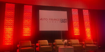 New-vehicle auto loan rates drop 102 bps in May (Big Wheels)