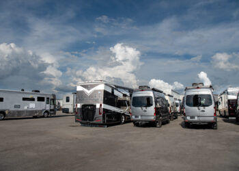 New vehicles, produced by Tiffin Motorhomes, for sale at the company's lot in Red Bay, Alabama, US, on Tuesday, Aug. 12, 2025. The Atlanta Fed chief said he still views one rate cut as likely this year - if the labor market holds up - but he is open minded about when to move. Photographer: Andi Rice/Bloomberg