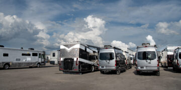 New vehicles, produced by Tiffin Motorhomes, for sale at the company's lot in Red Bay, Alabama, US, on Tuesday, Aug. 12, 2025. The Atlanta Fed chief said he still views one rate cut as likely this year - if the labor market holds up - but he is open minded about when to move. Photographer: Andi Rice/Bloomberg