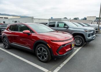 A General Motors Co. Equinox electric vehicle (EV) at a dealership in Colma, California, US, on Friday, Jan. 23, 2026. General Motors is scheduled to release earnings figures on January 27.