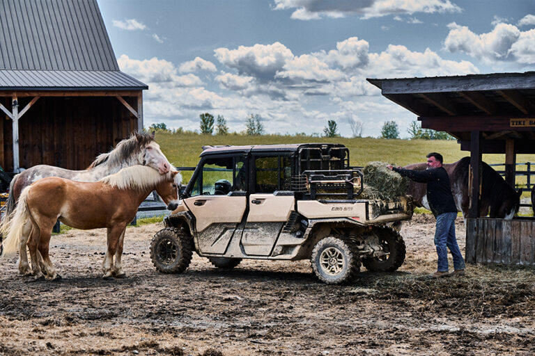 ORV-MY27-SSV-DEFENDER-XU-LIMITED-HD11-SANDSTONE-LIFESTYLE-1414-RGB_21_R